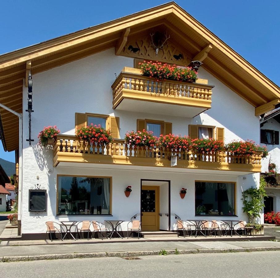 Gaestehaus U Ferienwohnungen Veronika Incl Fruehstuecksbuffet Und Koenigscard Mit 200 Kostenlosen Attraktionen Unterammergau Exterior foto