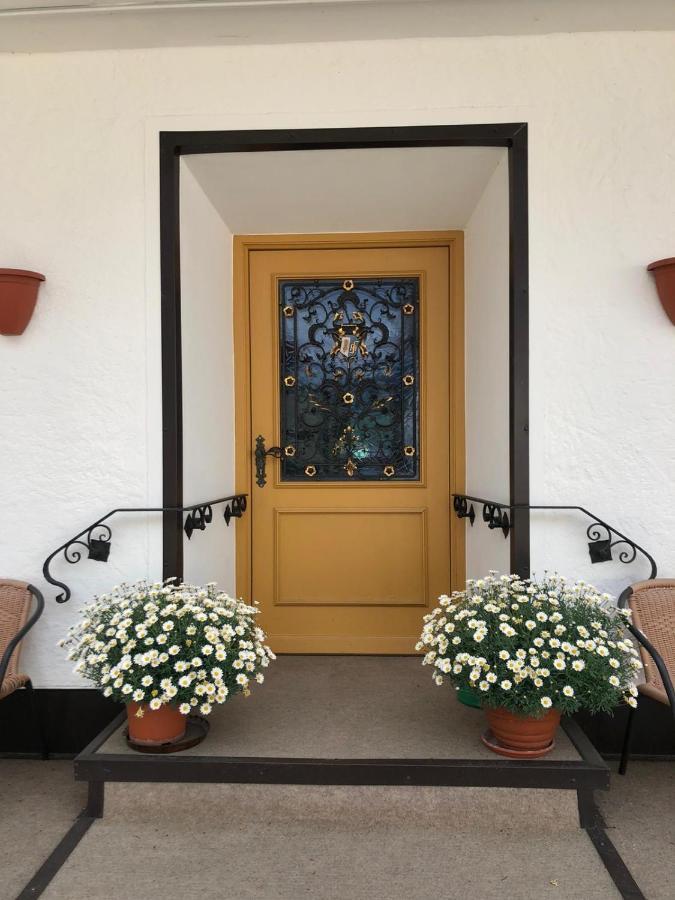 Gaestehaus U Ferienwohnungen Veronika Incl Fruehstuecksbuffet Und Koenigscard Mit 200 Kostenlosen Attraktionen Unterammergau Exterior foto